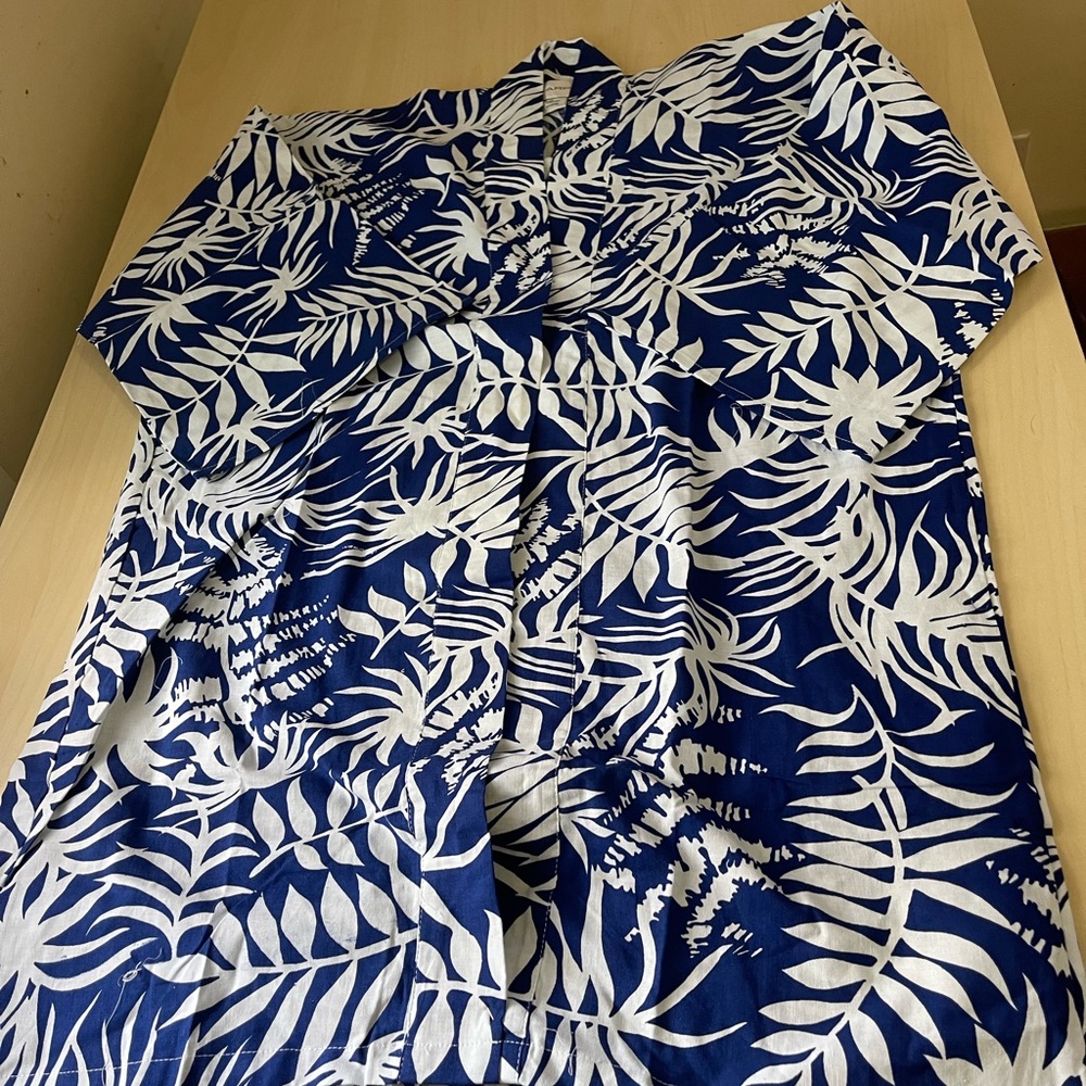 Blue and White Leaf Print cover up. NWOT. 100% cotton